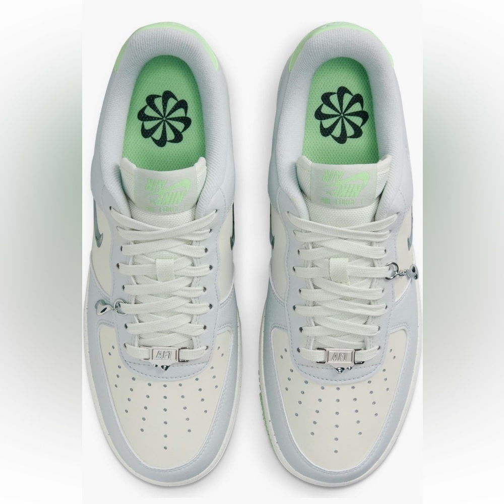 Nike Air force 1 se
Sea glass
Brand new - Picture 8 of 14